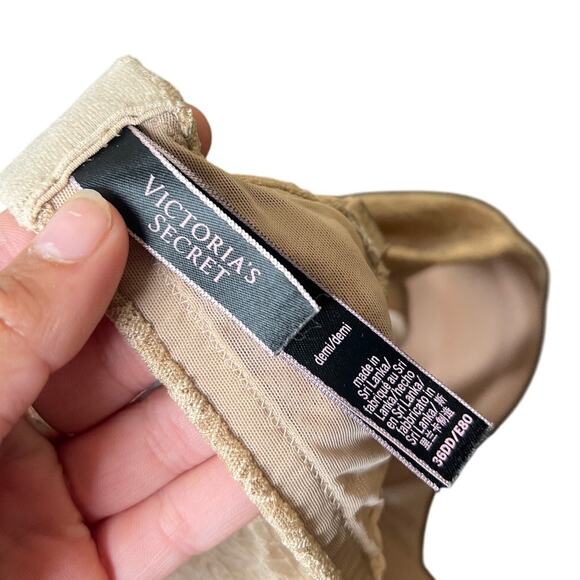 Victoria Secret 36DD Very Sexy Demi Push-Up Bra - Picture 3 of 5